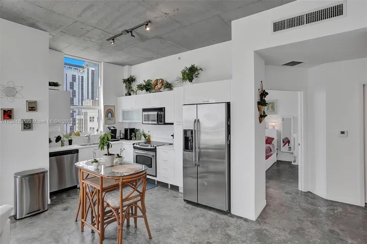 Loft Downtown II #2002 image #7