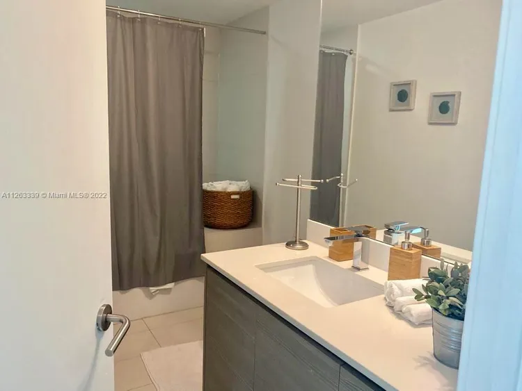 Icon Bay #1807 image #12