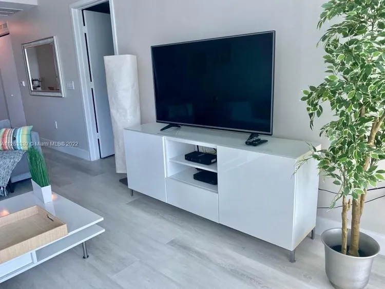 Icon Bay #1807 image #7