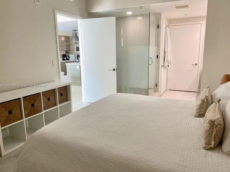 Icon Bay #1807 image #9