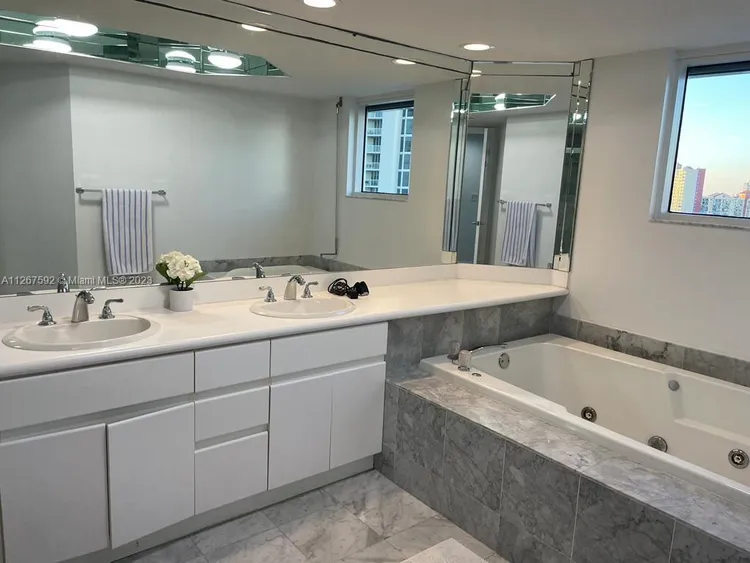 Oceania III #1734 image #12