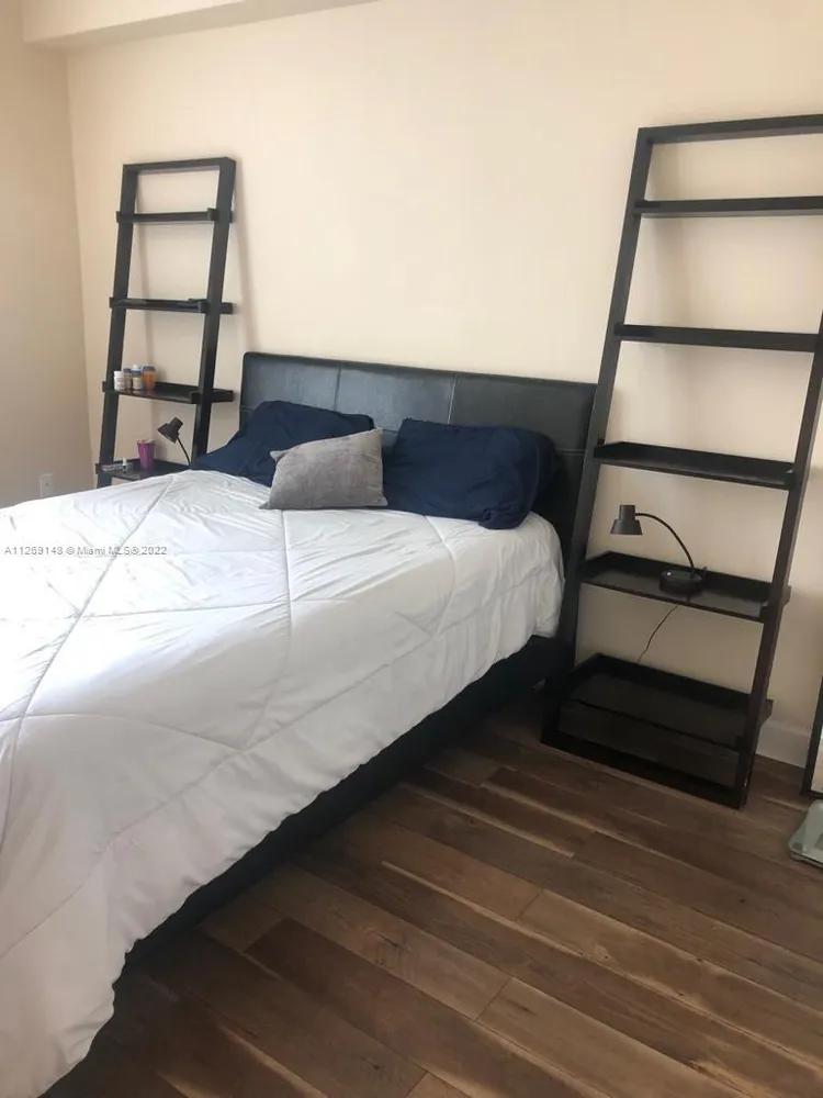 Douglas Grand #711 image #8