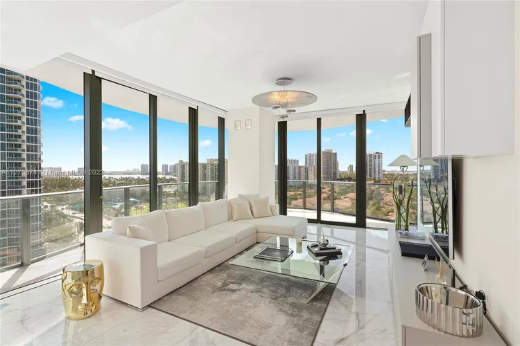 Regalia #11 image #16