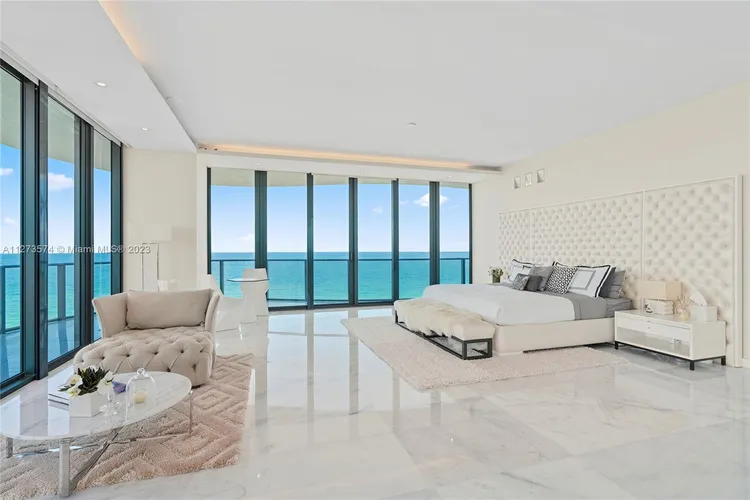 Regalia #11 image #18