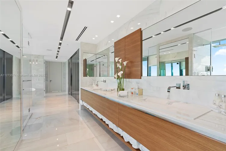 Regalia #11 image #23