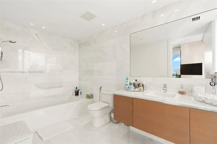 Regalia #11 image #27