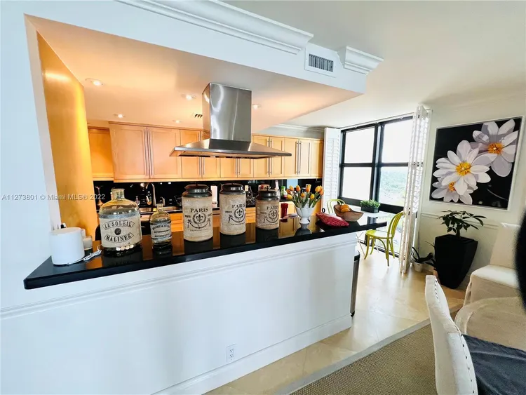 Towers of Key Biscayne #A808 image #17