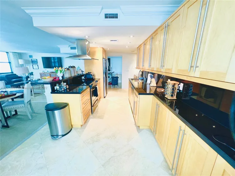 Towers of Key Biscayne #A808 image #19