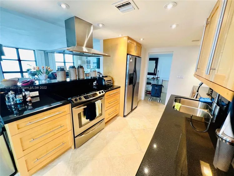 Towers of Key Biscayne #A808 image #20