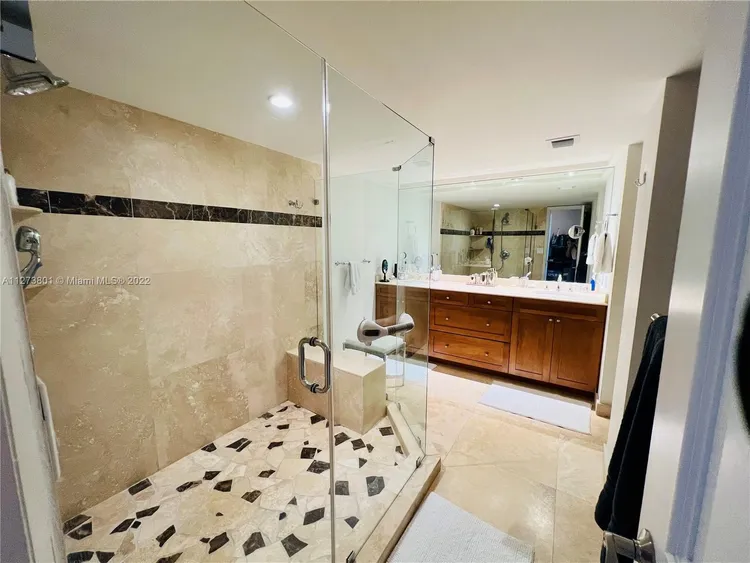 Towers of Key Biscayne #A808 image #32