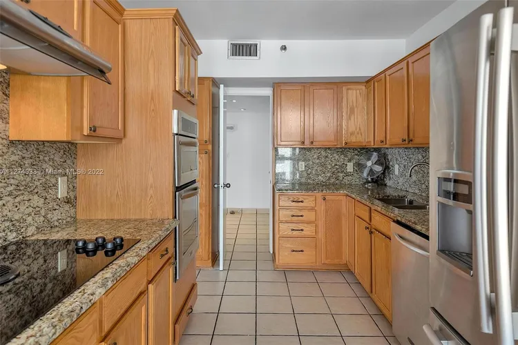 Nine Island Avenue #915 image #10