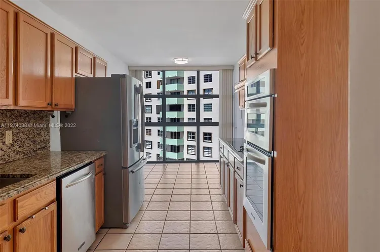 Nine Island Avenue #915 image #11