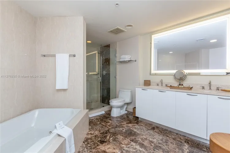 Hilton Q Club #1201 image #12