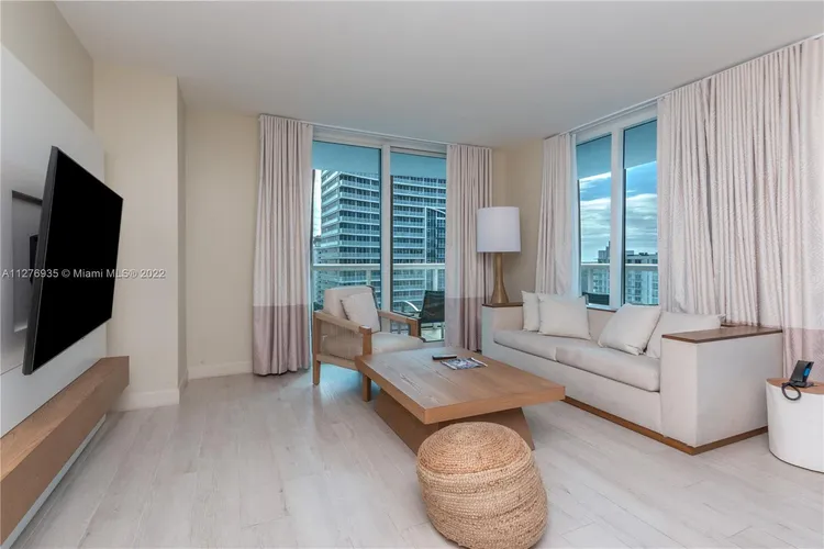 Hilton Q Club #1201 image #8