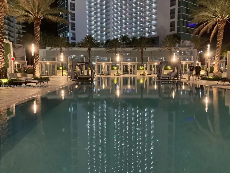 Paramount Miami Worldcenter #409 image #15