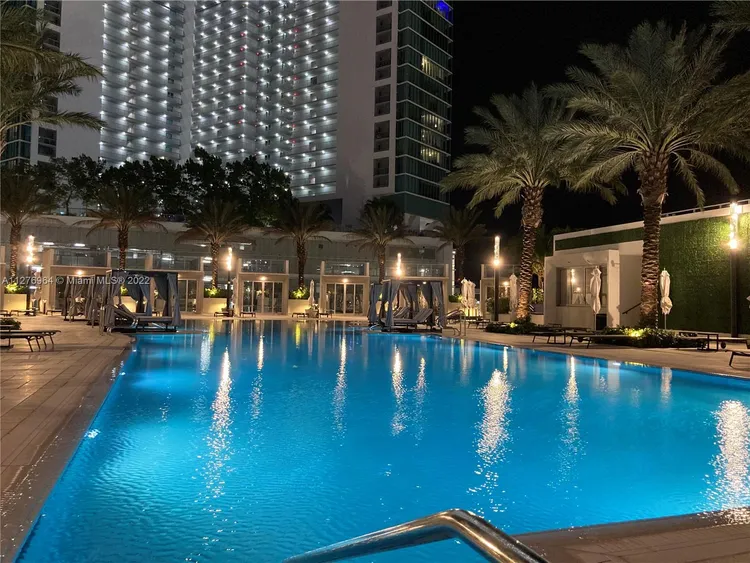 Paramount Miami Worldcenter #409 image #16