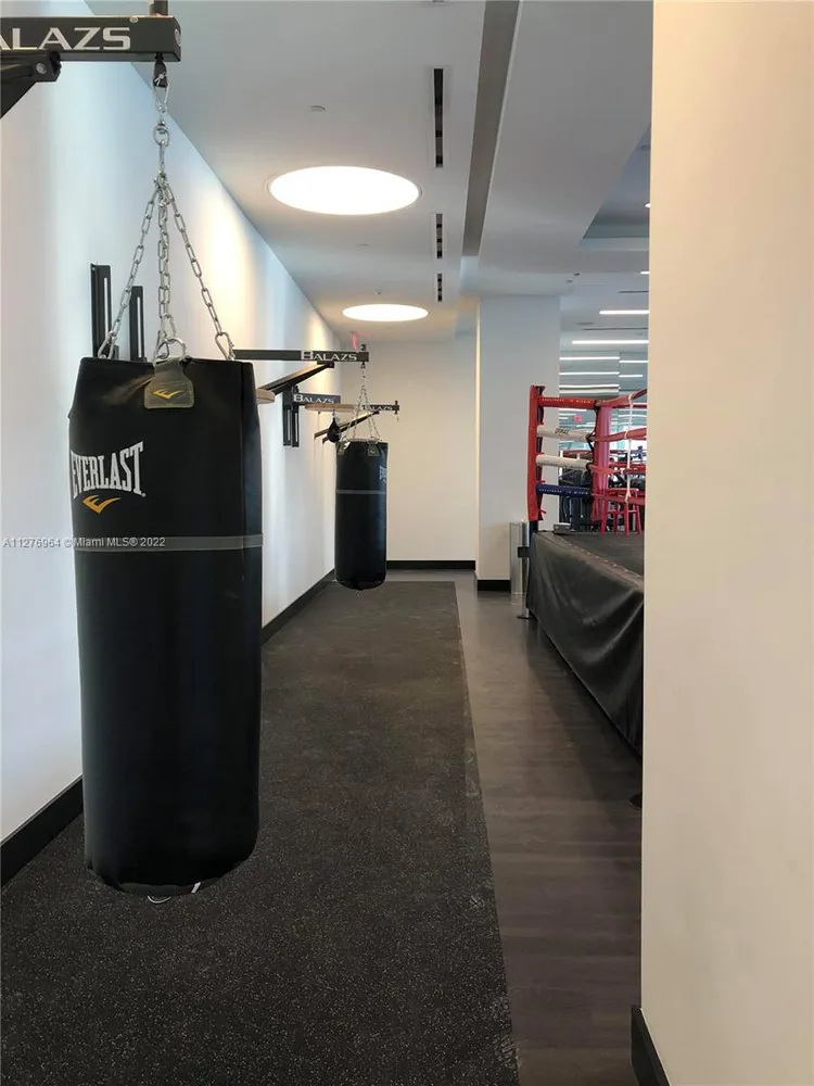 Paramount Miami Worldcenter #409 image #21