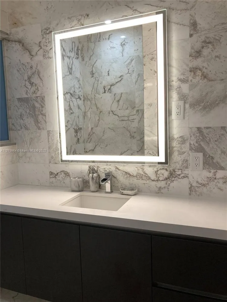 Paramount Miami Worldcenter #409 image #6