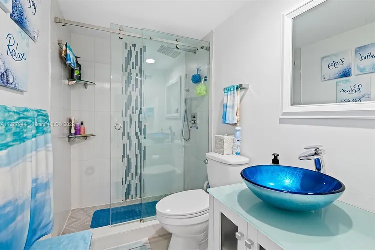 Galt Towers #14K image #12