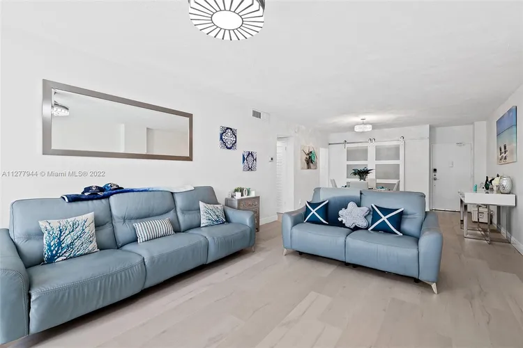 Galt Towers #14K image #6