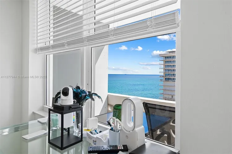 Galt Towers #14K image #9