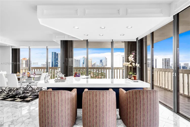 Turnberry Towers #22E image #13