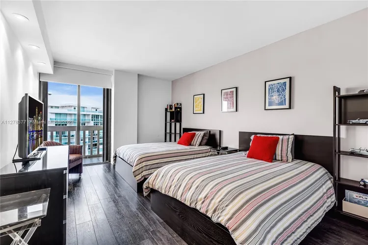 Turnberry Towers #22E image #24