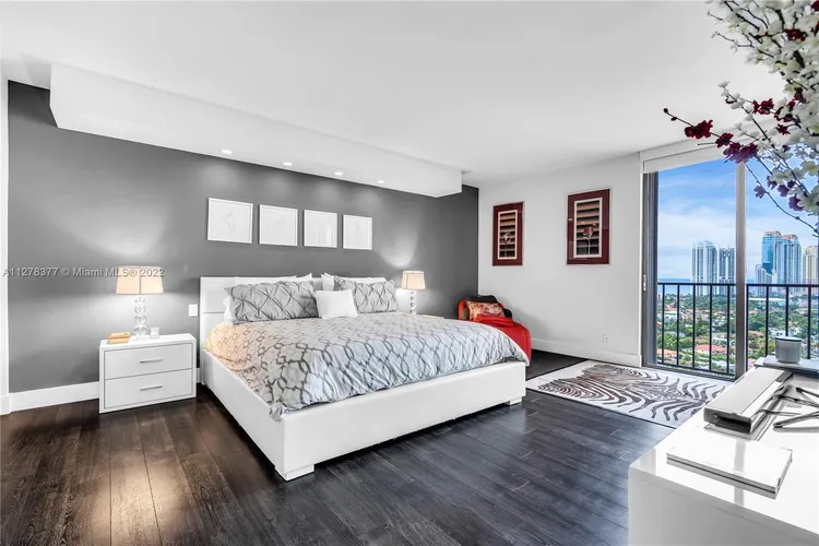 Turnberry Towers #22E image #33