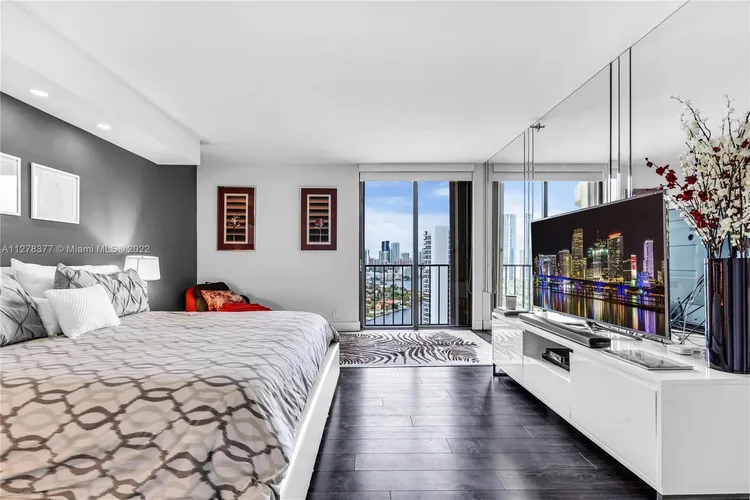 Turnberry Towers #22E image #34