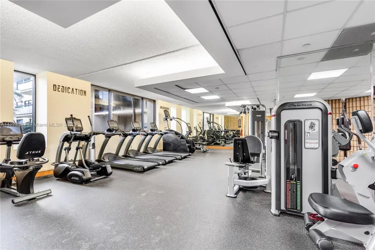 Turnberry Towers #22E image #37