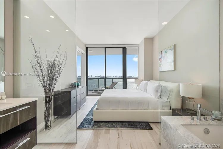 Gran Paraiso #1804 image #9