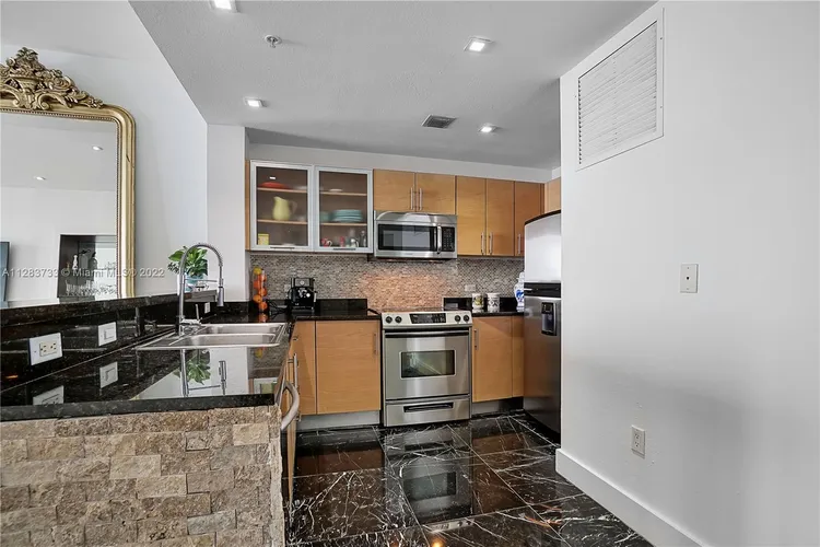 New Wave Condo #11E image #11