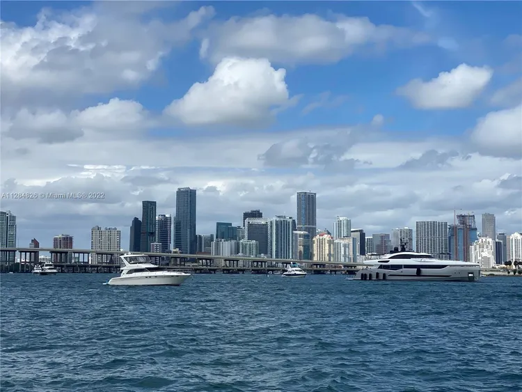 One Miami #1709 image #17