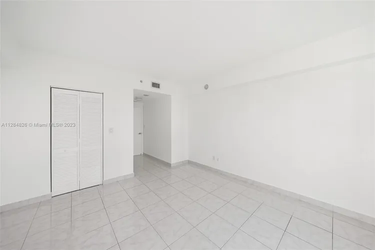 One Miami #1709 image #18