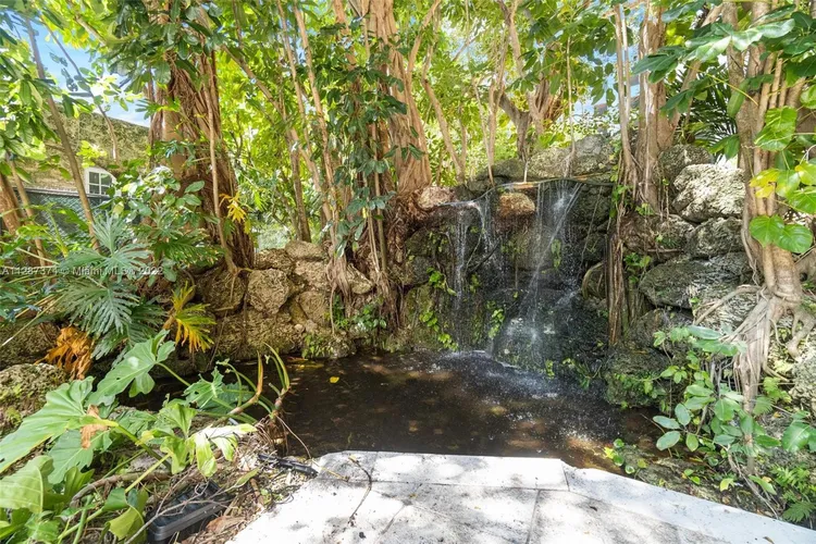 The Mutiny #1111 image #20