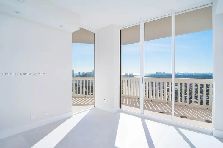 Williams Island 1000 #3104 image #10