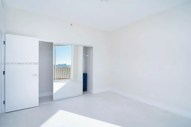 Williams Island 1000 #3104 image #12