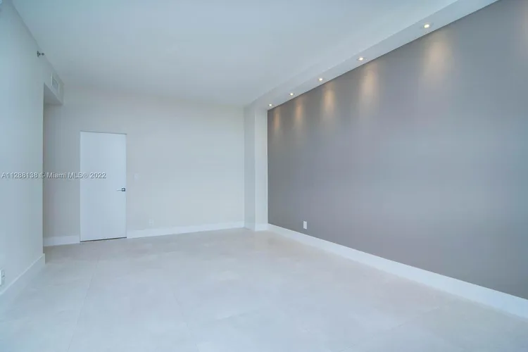 Williams Island 1000 #3104 image #14