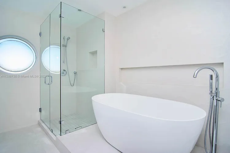 Williams Island 1000 #3104 image #16