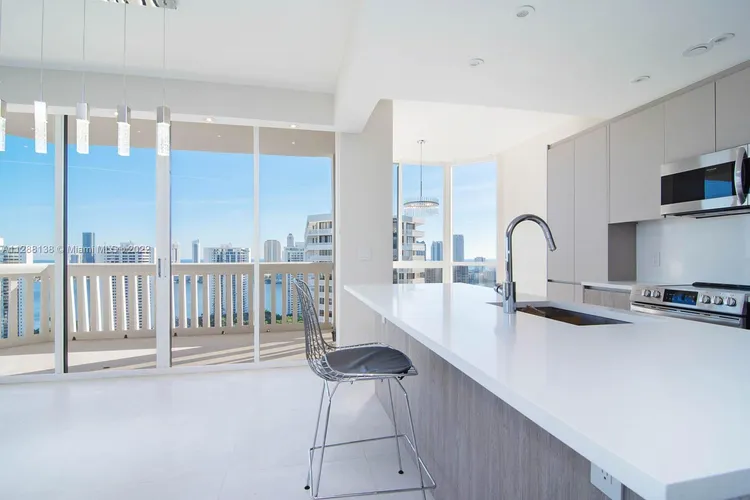 Williams Island 1000 #3104 image #6