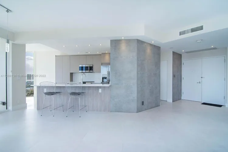 Williams Island 1000 #3104 image #7