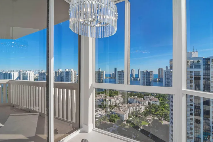 Williams Island 1000 #3104 image #8