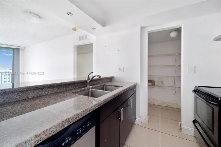 Madison Downtown #W-1810 image #11