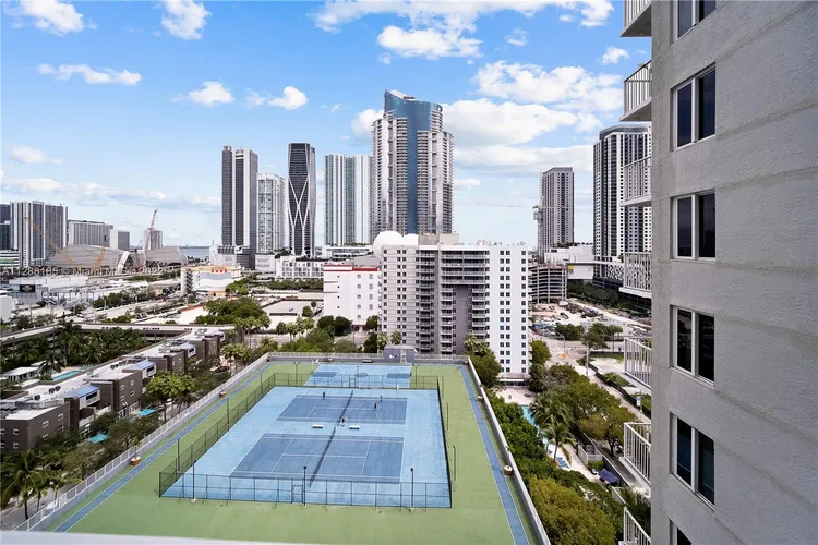 Madison Downtown #W-1810 image #15