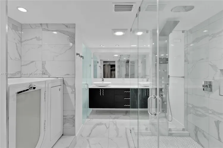 Towers of Key Biscayne #E1107 image #10