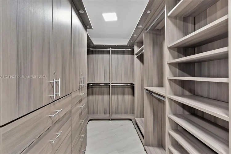 Towers of Key Biscayne #E1107 image #14