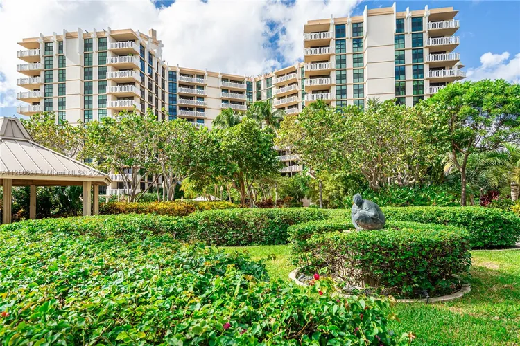 Towers of Key Biscayne #E1107 image #29