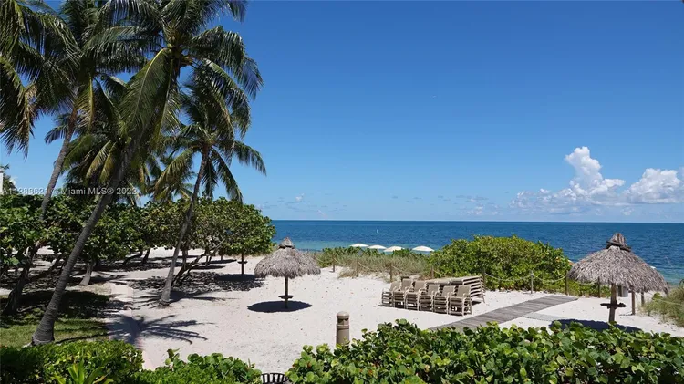 Towers of Key Biscayne #E1107 image #33