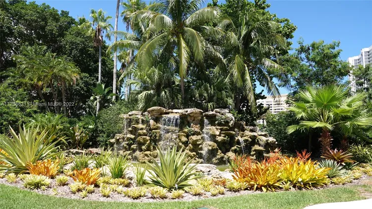 Towers of Key Biscayne #E1107 image #36