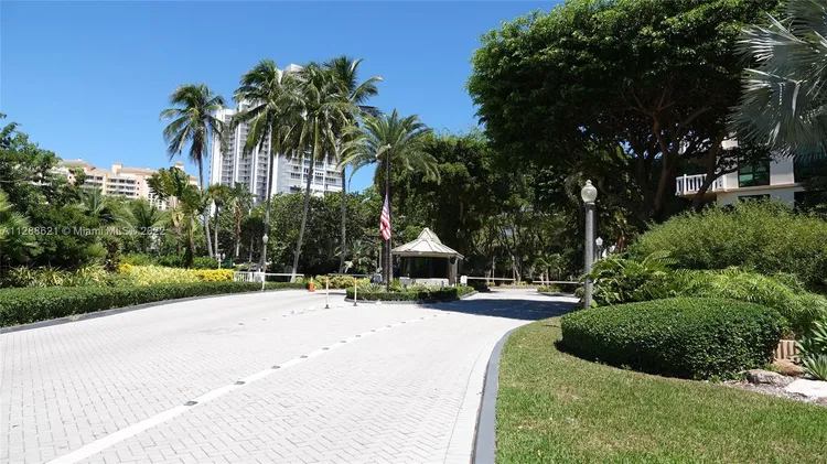 Towers of Key Biscayne #E1107 image #38